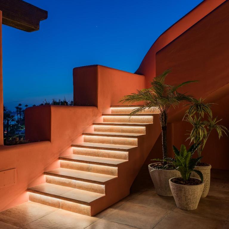 VACATION MARBELLA I The Signature Penthouse, Best Flat in Estepona, Sea View, Sauna, Communal and Indoor Pool, Gym, Private Heated Jacuzzi, Cutting-edge Amenities, High-End Renovation - Casa Deluxe de 4 dormitorios - Frente al mar - 50