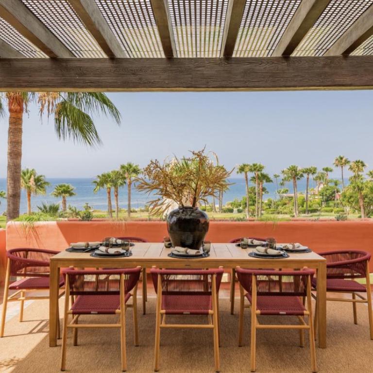 VACATION MARBELLA I The Signature Penthouse, Best Flat in Estepona, Sea View, Sauna, Communal and Indoor Pool, Gym, Private Heated Jacuzzi, Cutting-edge Amenities, High-End Renovation - Casa Deluxe de 4 dormitorios - Frente al mar - 1