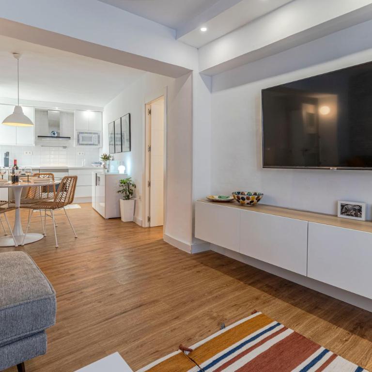 Apartamento Bajo el cielo de la Alhambra, By DaiMar - Two-Bedroom Apartment - 1