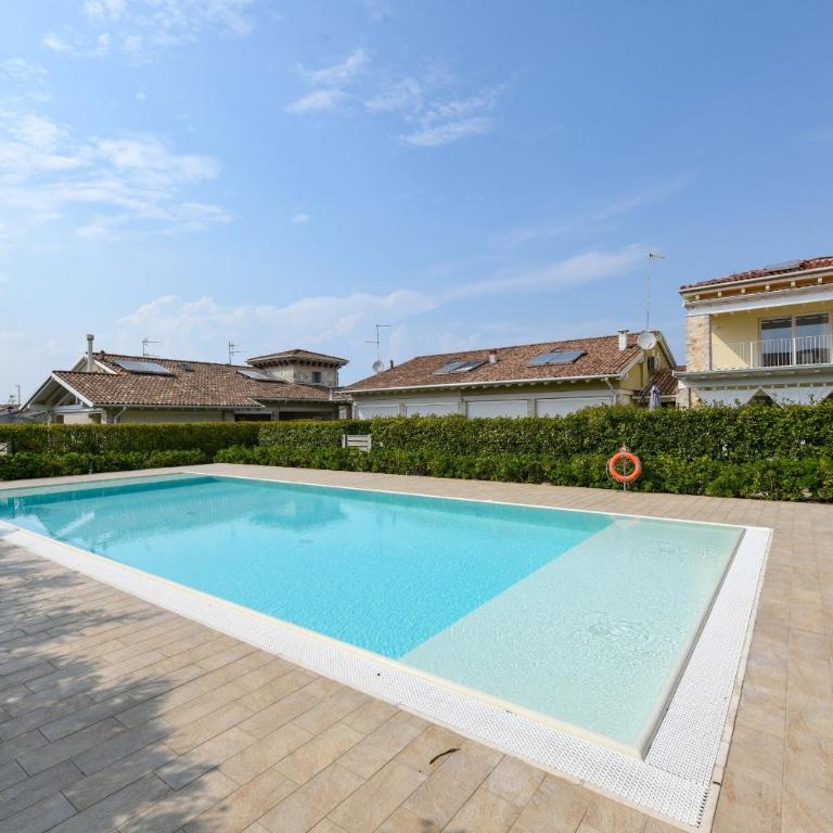 MGH Luxury - Villa Marlene - Three-Bedroom Chalet - 3