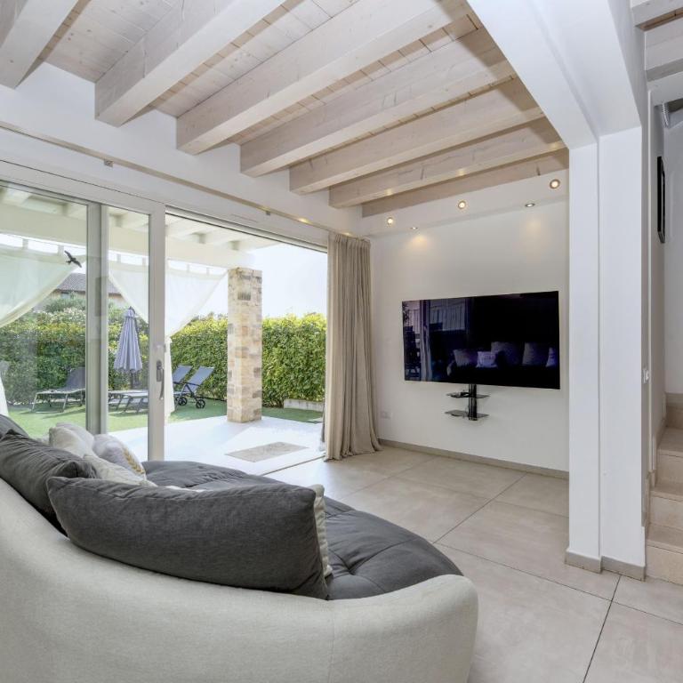 MGH Luxury - Villa Marlene - Three-Bedroom Chalet - 11