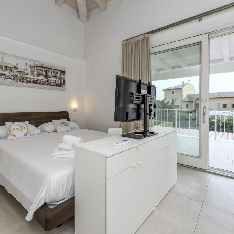 MGH Luxury - Villa Marlene - Three-Bedroom Chalet - 23