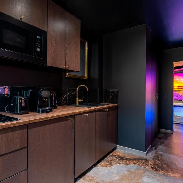 Oulala, amour, parking privé et vive la vie - Appartement 1 Chambre - 17
