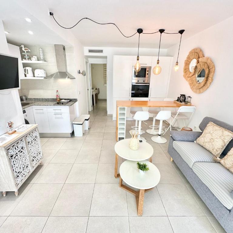 Chocolate Cookie- AC, High speed internet, Desk with natural light, Sunny terrace and pool - Apartamento - 15