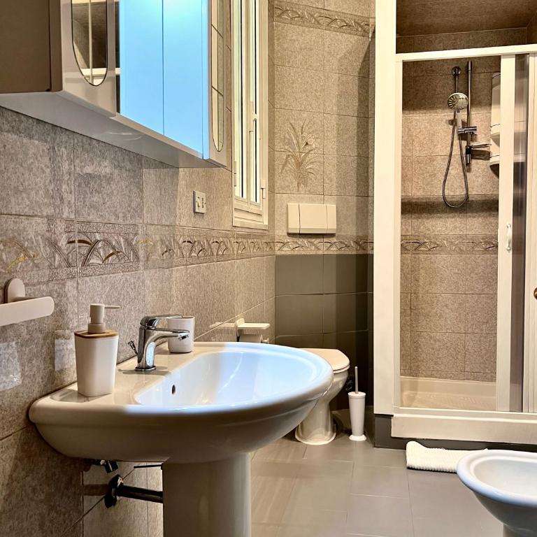 Lilia Charming Flat - Two-Bedroom Apartment - 10