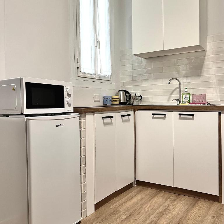 Lilia Charming Flat - Two-Bedroom Apartment - 7