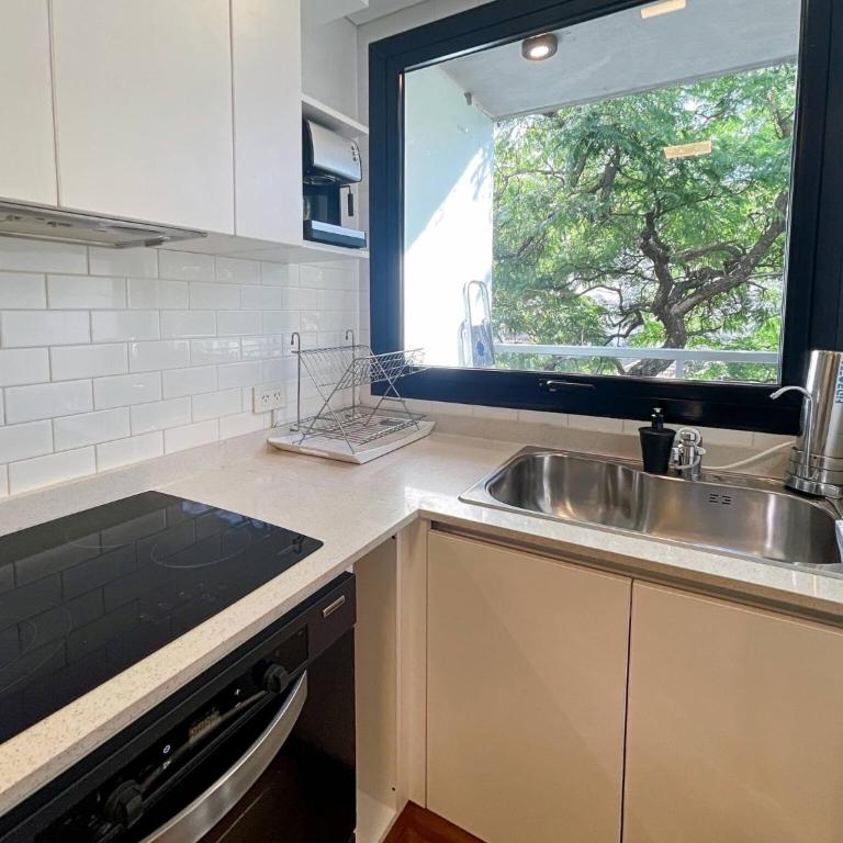 Urban Retreat Elegant Modern Apartment with Balcony in Villa del Parque - Apartment - 10