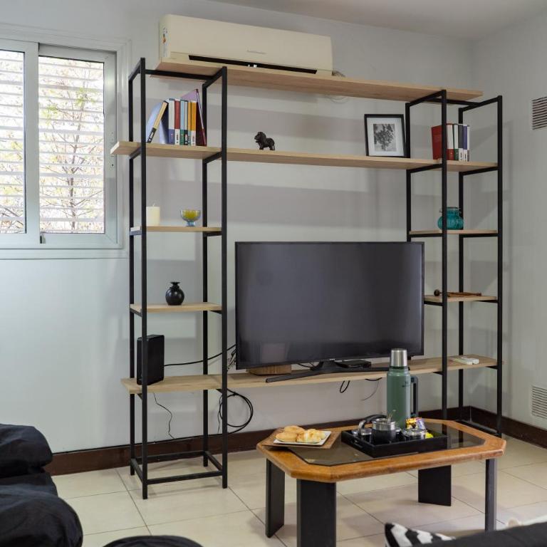 Depto moderno con cochera, en la mejor zona de Mendoza - Apartamento de 2 dormitorios - 18