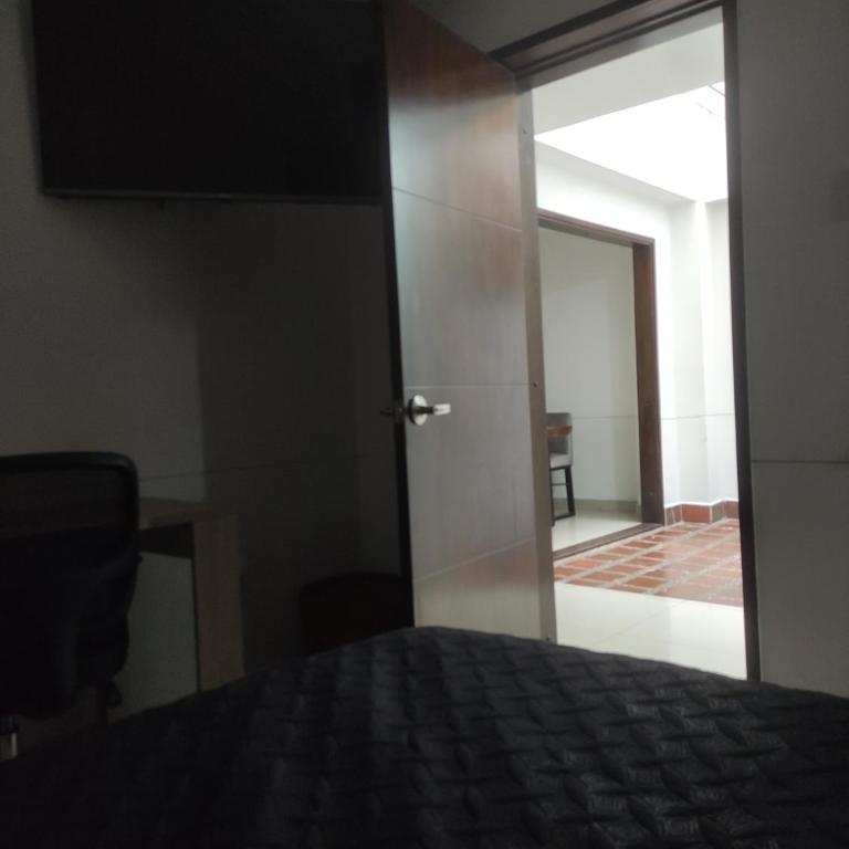 Habitación cama doble con baño privado - Double Room with Private Bathroom - 17