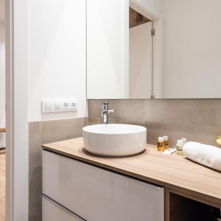 Stay U-nique Apartment Astúries - One-Bedroom Apartment with Balcony and City View - 5