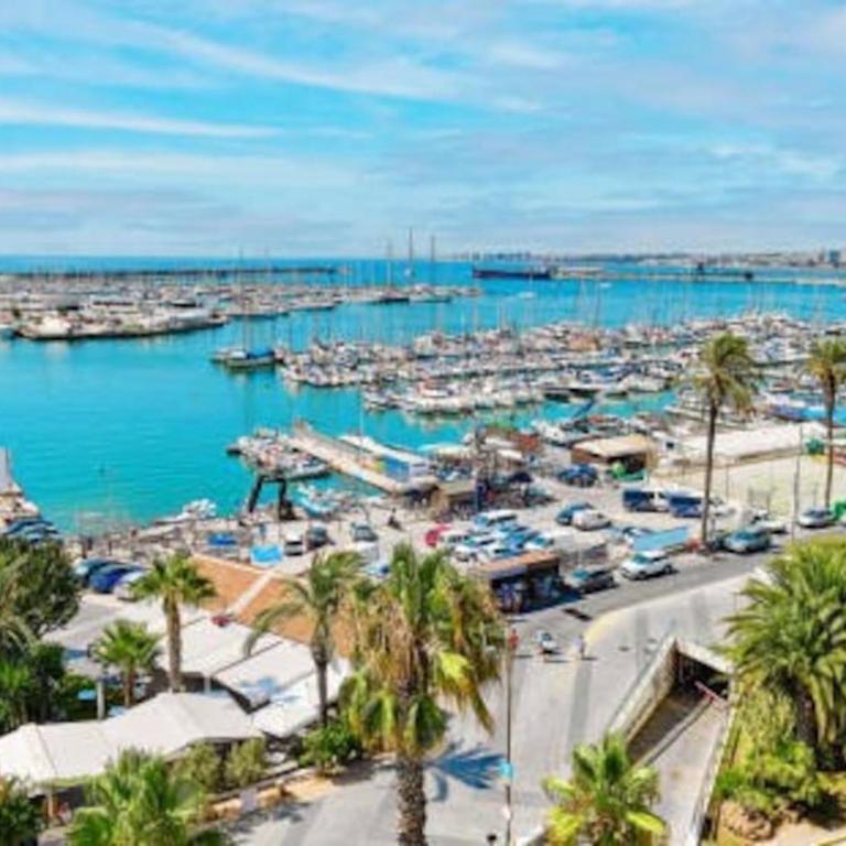 2 Aqua Beach Appartement - Three-Bedroom Apartment - 11