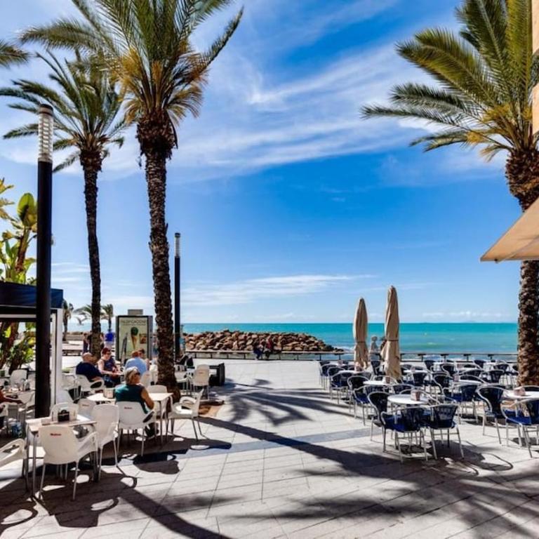2 Aqua Beach Appartement - Three-Bedroom Apartment - 14
