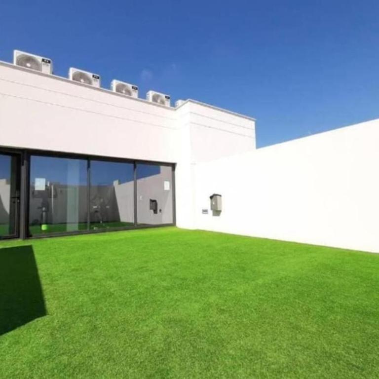 2 Aqua Beach Appartement - Three-Bedroom Apartment - 23