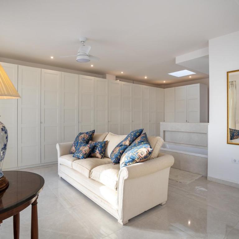 LuxLiving Tenerife Villa Hortalaya HEATED POOL - Villa Superior - 5
