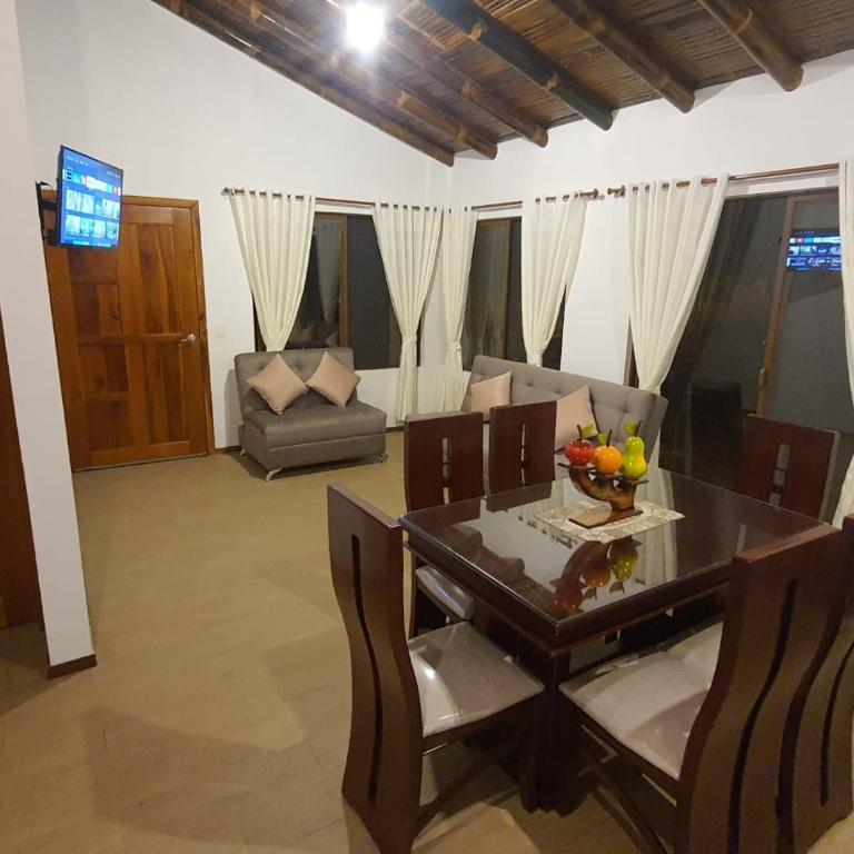 Quinta Vacacional Puerto Quito - Urb Privada El Jardín - Villa de 3 dormitorios - 4