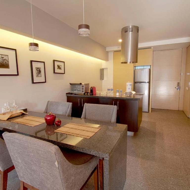 Masaryk 123 Executive Luxury Apartments in Polanco - Two-Bedroom Deluxe Apartment with Balcony - 5