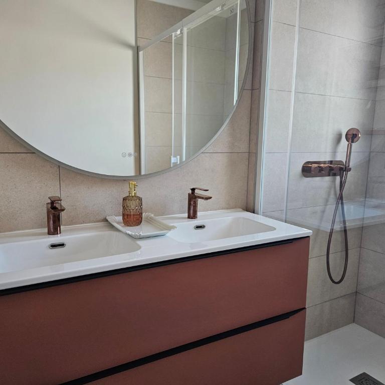 123 non Appartement renové au dernier étage en ville et au calme - Appartement 2 Chambres - 2