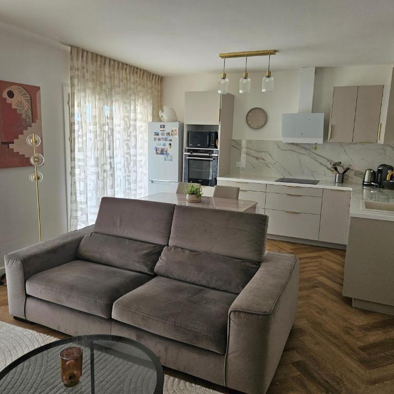 123 non Appartement renové au dernier étage en ville et au calme - Appartement 2 Chambres - 16