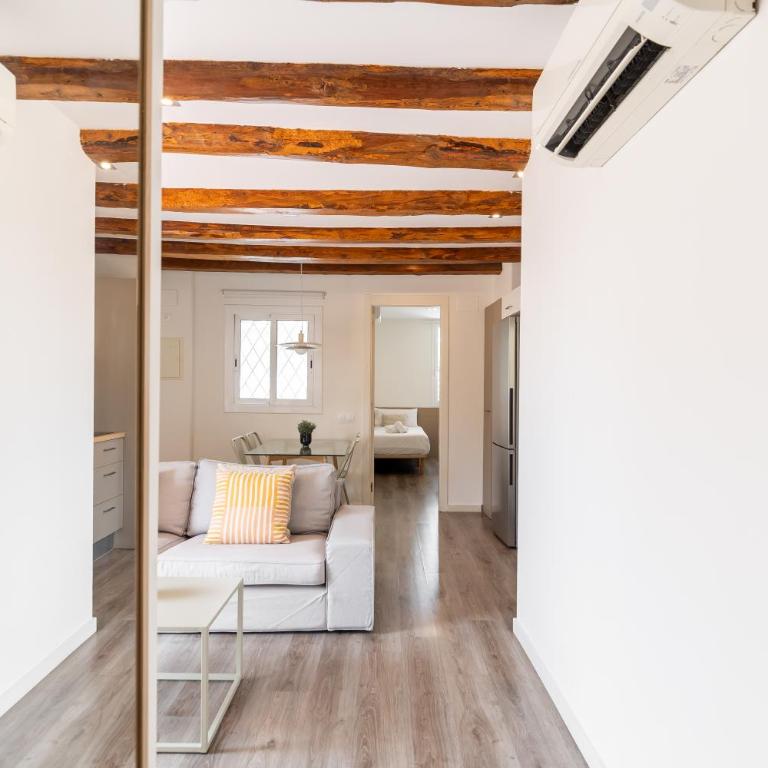Decô Apartments Barcelona-Sants - Penthouse Apartment - 22
