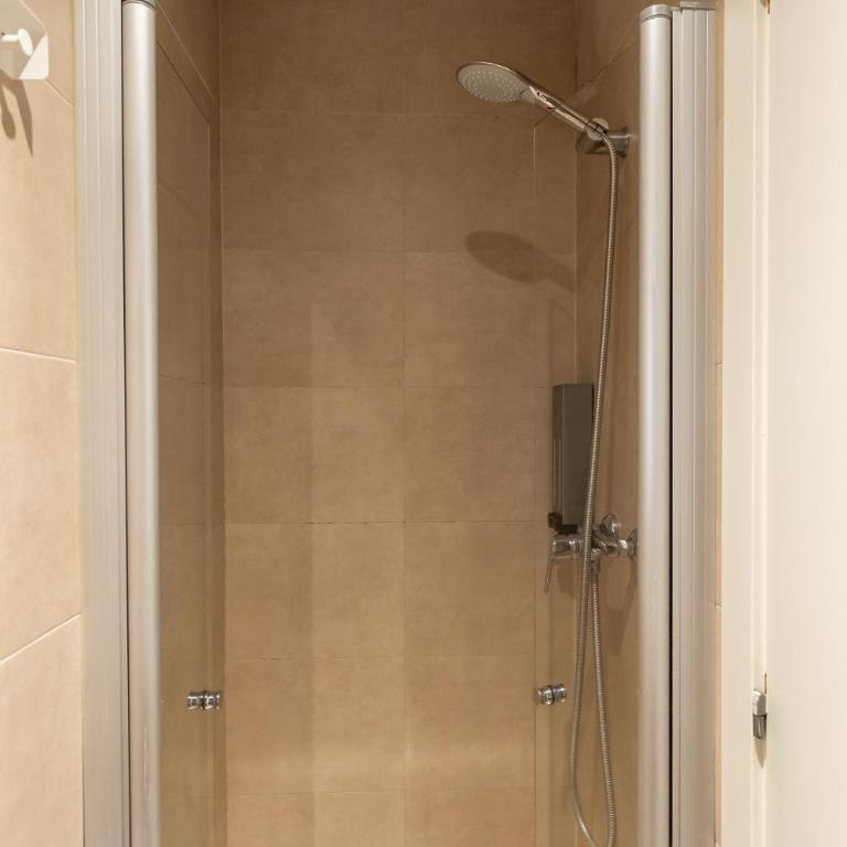 Decô Apartments Barcelona-Sants - Apartment - 17