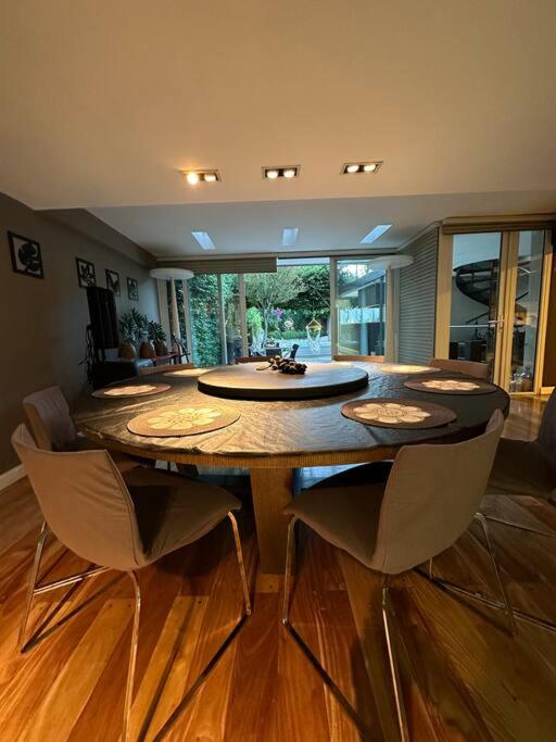 Casa lujosa, confort,spa,pileta climatizada y jacuzzi - Casa de 4 dormitorios - 97