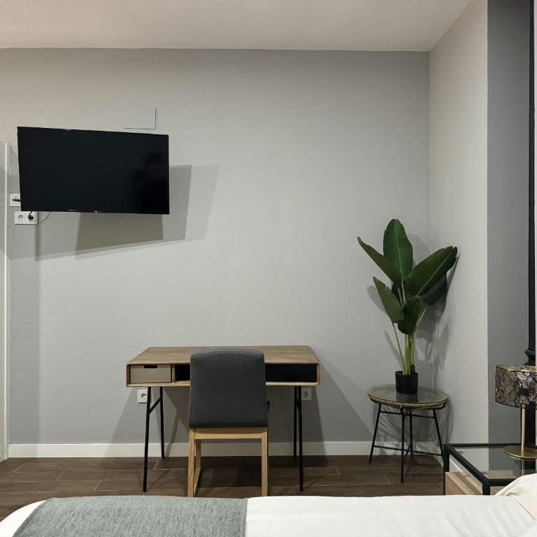 PlazaMayorSuites - Studio apartment with Spa Bath - Annex - 3