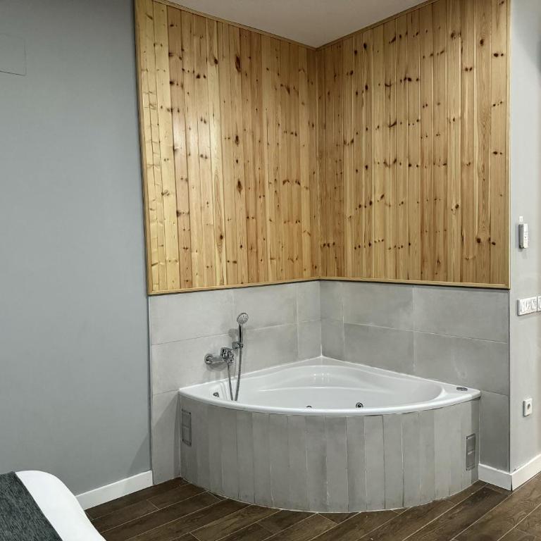 PlazaMayorSuites - Studio apartment with Spa Bath - Annex - 1