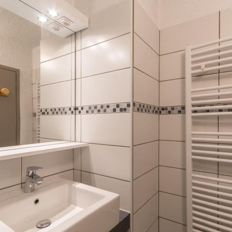 Studio fonctionnel proche commerces et pistes, balcon sud, 4 pers, non-fumeur - Studio - 4