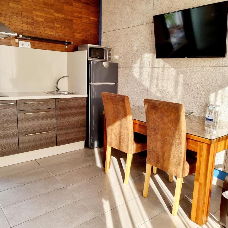 Apartamentos El Arrecife - Studio with Sea View and Spa Bath (2 Adults) - 12