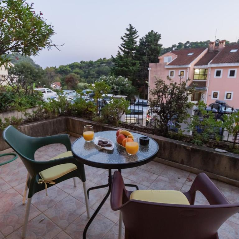Villa Botanicus - Family Room with Terrace - 6