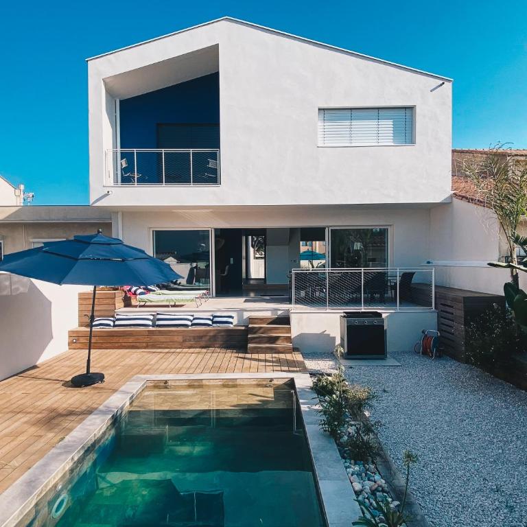 Villa avec piscine à Carnon Plage à 20m de la plage idéale pour 8 à 10 personnes - Villa - 1