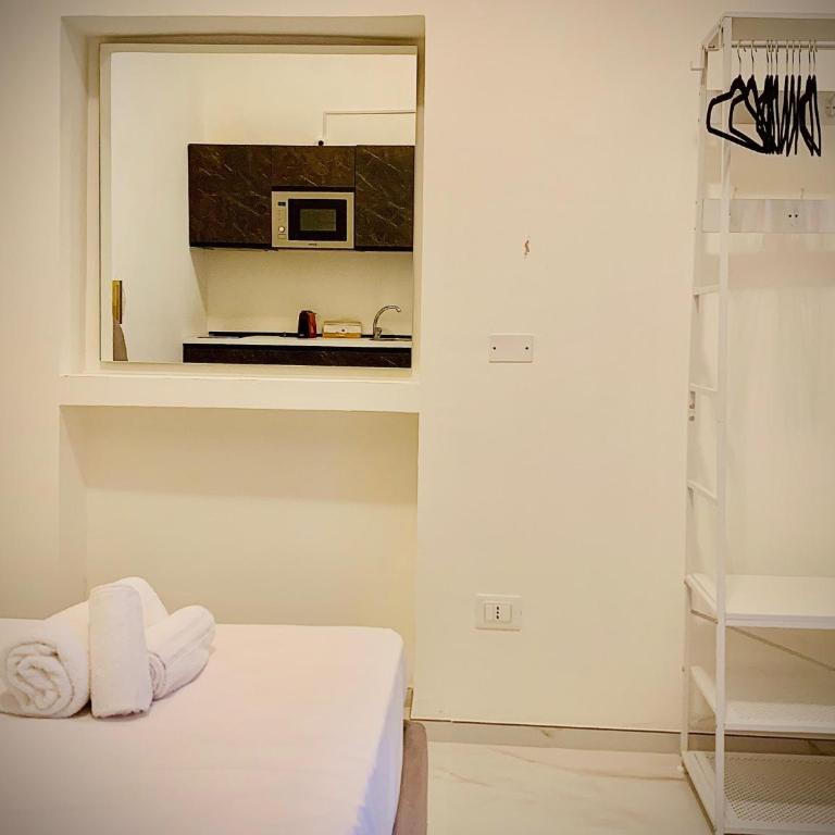 Ippolita Palace LUXURY ROOMS - Camera Queen con Vasca Idromassaggio - 5