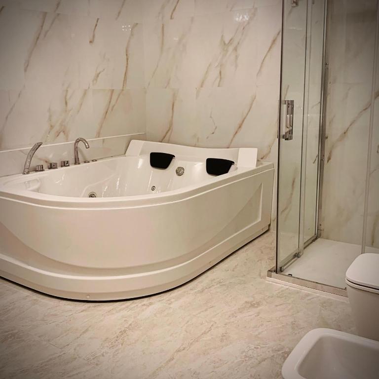 Ippolita Palace LUXURY ROOMS - Camera Queen con Vasca Idromassaggio - 3