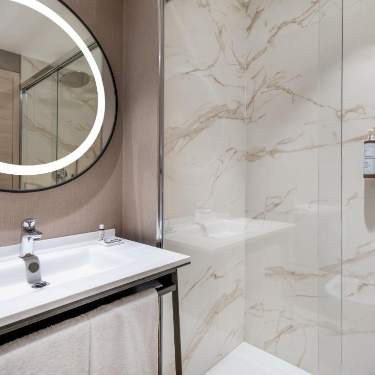 AC Hotel by Marriott Clodio Roma - Standard Room - 9
