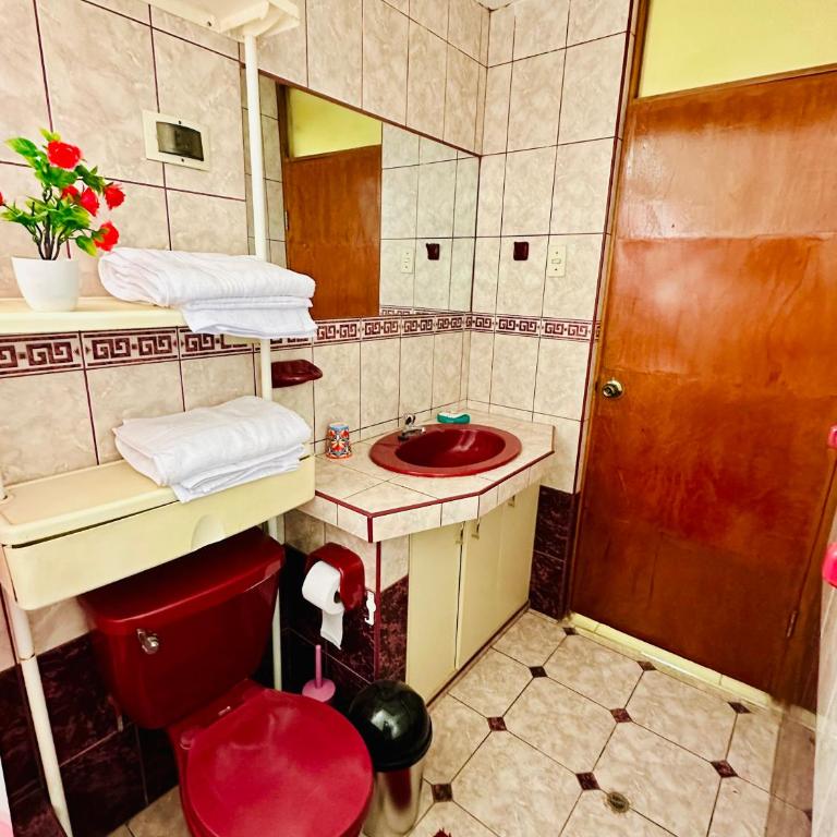 La Casa de Julito - Two-Bedroom Apartment - 3