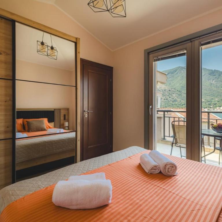 Lux Seaside Residence - One-Bedroom Apartment - 16