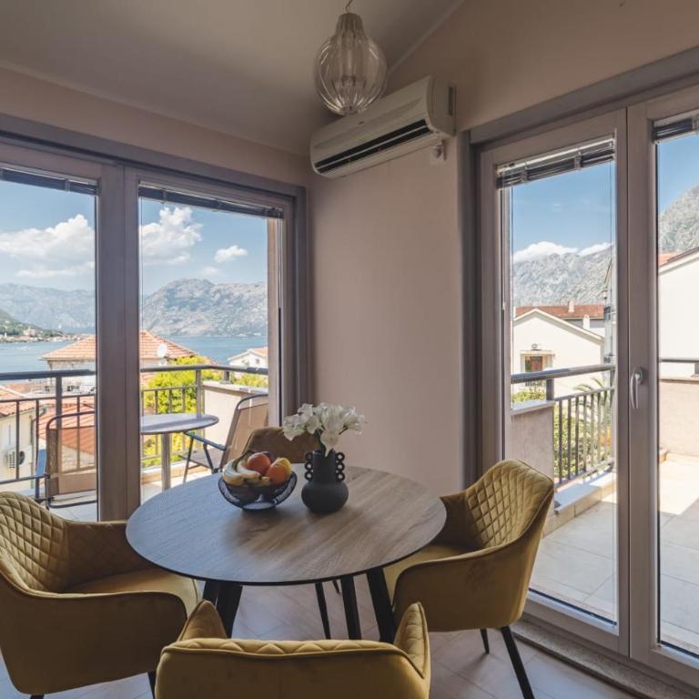 Lux Seaside Residence - One-Bedroom Apartment - 5