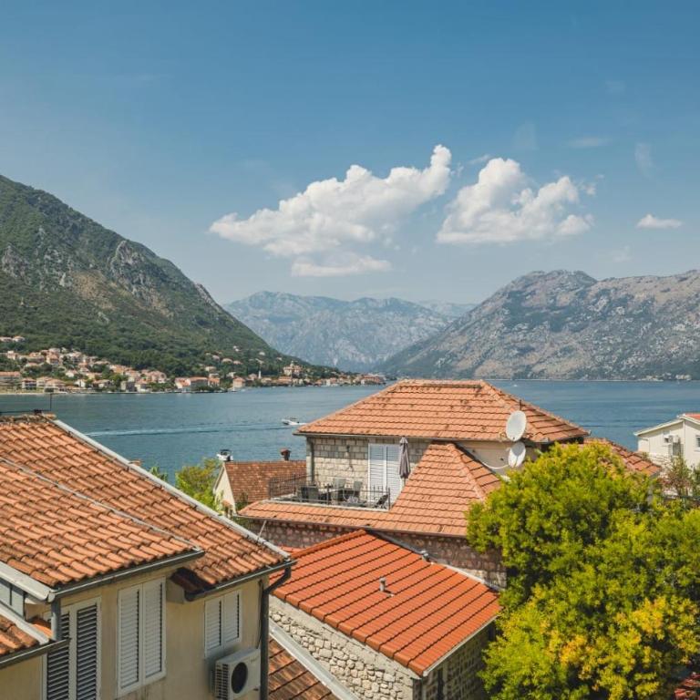Lux Seaside Residence - One-Bedroom Apartment - 27