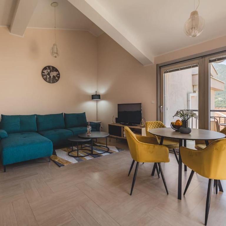 Lux Seaside Residence - One-Bedroom Apartment - 9