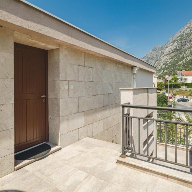 Lux Seaside Residence - One-Bedroom Apartment - 31