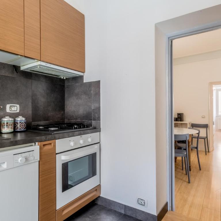 BBHOME Comfort apartment near Colosseum - Appartamento con 2 Camere da Letto - 10
