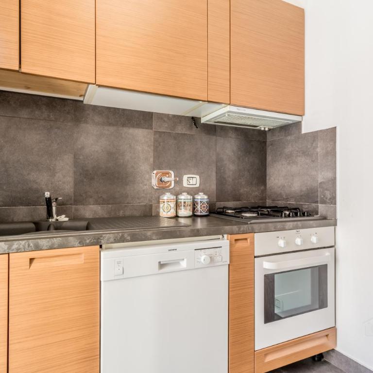 BBHOME Comfort apartment near Colosseum - Appartamento con 2 Camere da Letto - 12