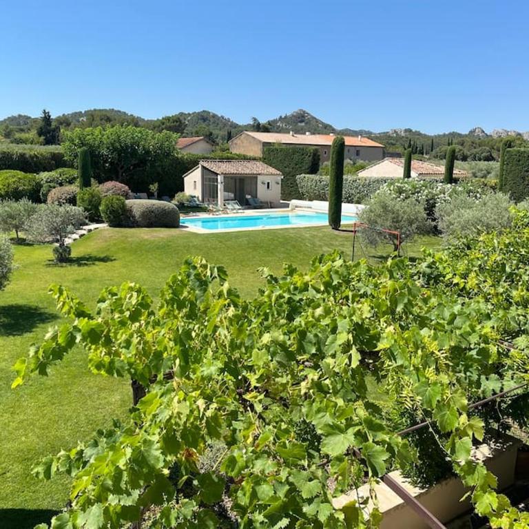 Villa Domitia Splendid View 5mn walk from center of Saint Remy - Villa - 5