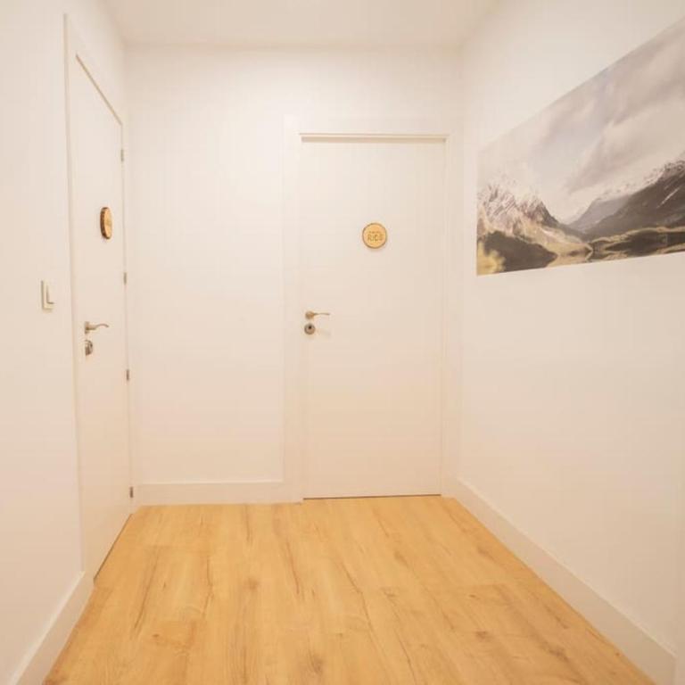 Granada Garden s Breeze - Three-Bedroom Apartment - 5