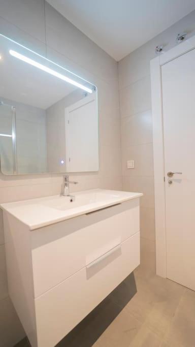 Granada Garden s Breeze - Three-Bedroom Apartment - 16
