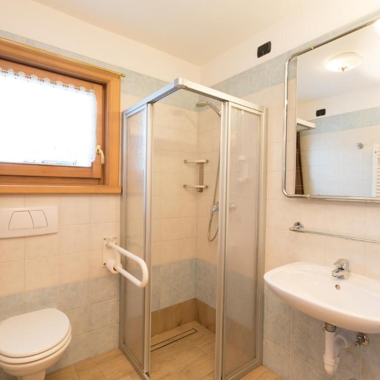 Hotel Champagne - Camera Familiare - 3