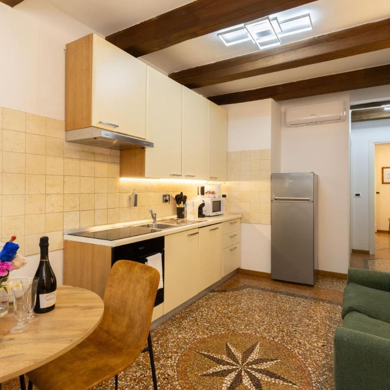 BolognaRoomscom - Frassinago Deluxe - Suite Deluxe con Vasca Idromassaggio - 8