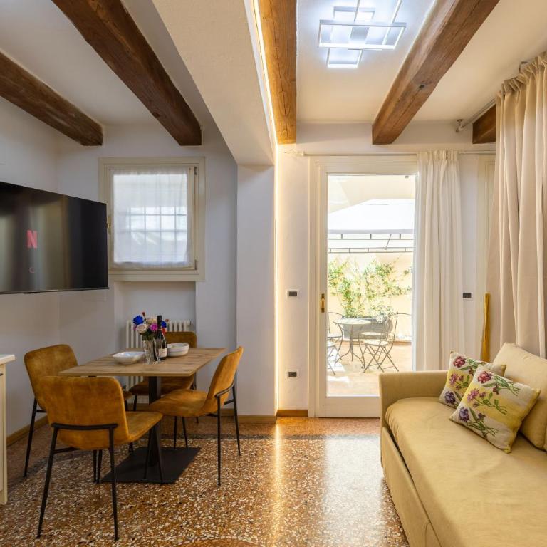 BolognaRoomscom - Frassinago Deluxe - Suite Queen con Vasca Idromassaggio - 5