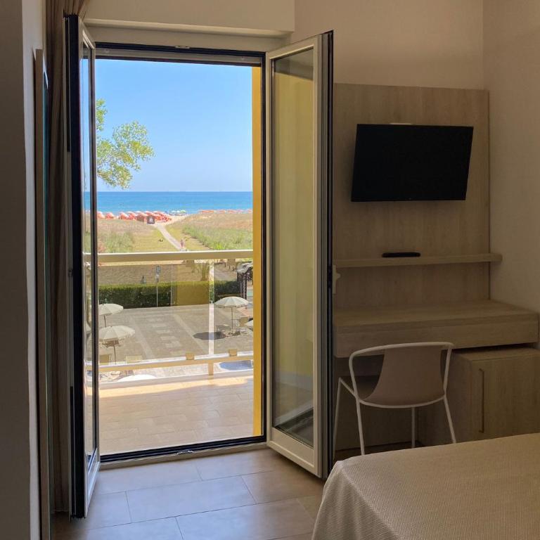 Hotel Vittoria - Deluxe Single Room with Sea View - 2