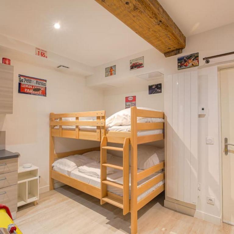 Spécial groupes Lyon - 10 personnes - Three-Bedroom Apartment - 3